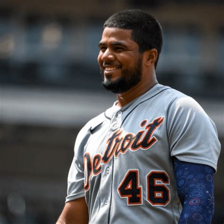 
Carlos Candelario Height, Weight, Net Worth, Age, Birthday, Wikipedia, Who, Nationality, Biography 